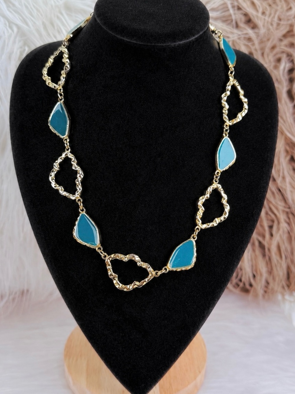 Vintage Goldtone cut out and Teal Necklace